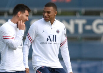 Messi y Mbappé se habrían «recuperado» de lesión tras ser convocados por PSG para Champions