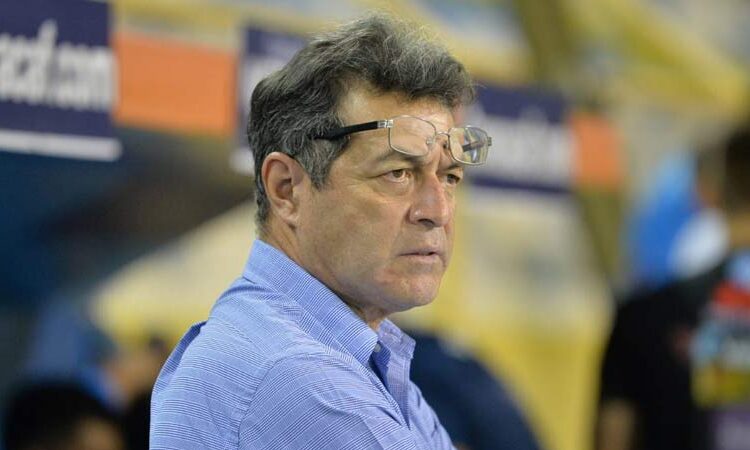 Hugo Pérez anuncia convocados para primer microciclo de trabajo