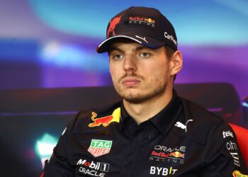 El campeón Max Verstappen inicia con triunfo la Fórmula 1