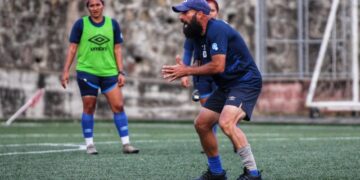 Técnico de Selecta femenina: “Me llaman todos los días representantes por jugadoras salvadoreñas”
