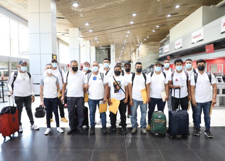 Rolando Castro anuncia salida de nuevo grupo de salvadoreños que viajara a Canadá a través del Programa Migración Laboral