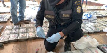 Guatemala decomisa 770 kilos de cocaína en avioneta de Sudamérica