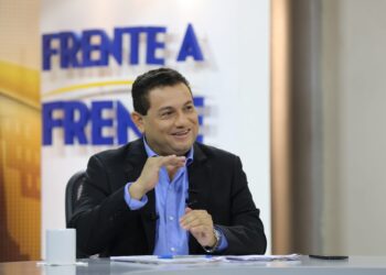 Este próximo lunes parte un nuevo grupo de salvadoreños a trabajar a Canadá así dio a conocer el Ministro Rolando Castro