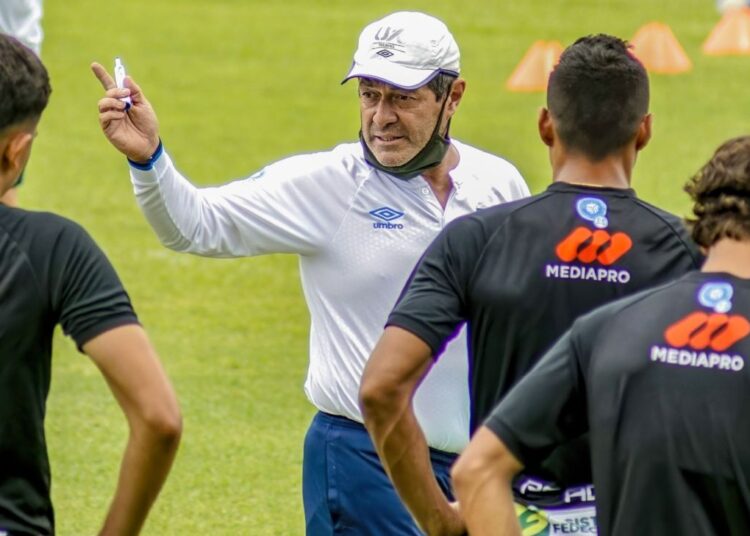 Hugo Pérez: “A Mauricio Cienfuegos deberían darle la oportunidad de dirigir en la MLS”