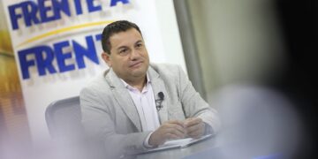 Sexto contingente de salvadoreños partió hacia Canadá de forma legal y con un buenos salario