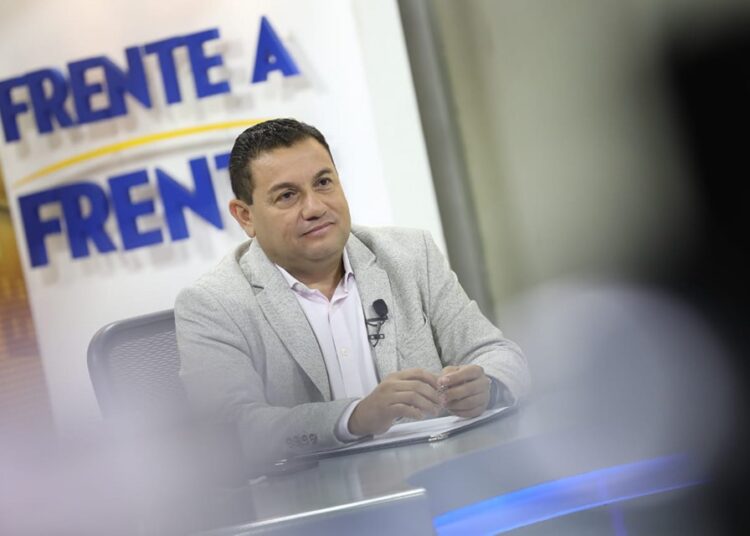 Sexto contingente de salvadoreños partió hacia Canadá de forma legal y con un buenos salario