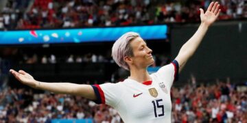 Estrella de la selección femenina de fútbol de Estados Unidos anuncia su retirada