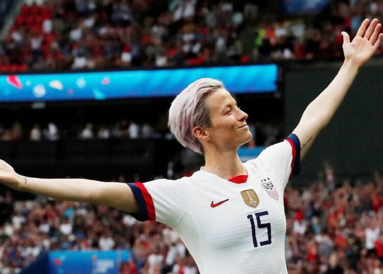 Estrella de la selección femenina de fútbol de Estados Unidos anuncia su retirada