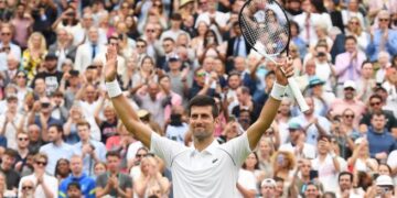 Djokovic pierde un set, pero avanza a cuartos de Wimbledon