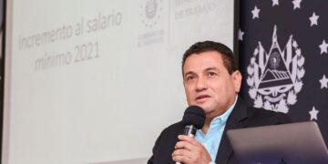 Ministro Rolando Castro reafirma el compromiso para brindar oportunidades a quienes más lo necesitan