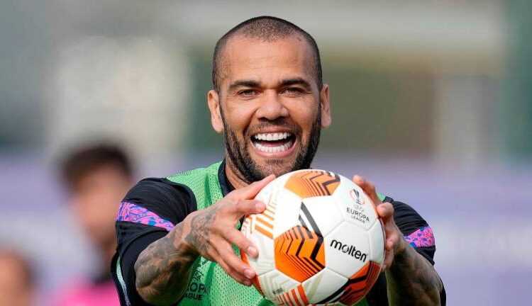 Dani Alves irá a juicio tras aceptar cargos por violación