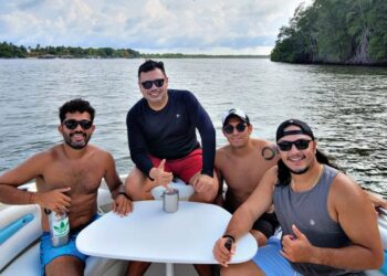 ¡Celebra a lo grande con Tetos Tour! Nuevas experiencias de fiestas y despedidas de soltero