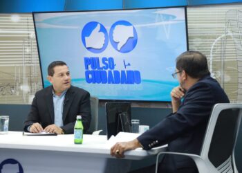 «Aproximadamente 10 mil salvadoreños gozan del programa de Migración Laboral. Es legal, ordenado y seguro»: ministro de Trabajo Rolando Castro