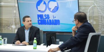 «Aproximadamente 10 mil salvadoreños gozan del programa de Migración Laboral. Es legal, ordenado y seguro»: ministro de Trabajo Rolando Castro