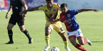 11 Deportivo expone su liderato ante FAS