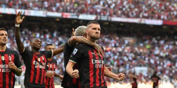Milán mantiene el liderato de la Serie A tras vencer a la Roma