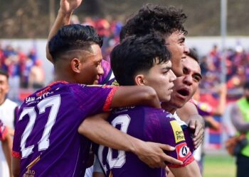 Alajuelense verifica que el salvadoreño Leo Menjívar no pertenezca a “pandillas” para hacerlo debutar