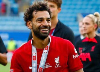 Liverpool rechaza millonaria oferta por Mohamed Salah