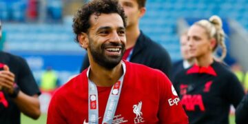 Liverpool rechaza millonaria oferta por Mohamed Salah