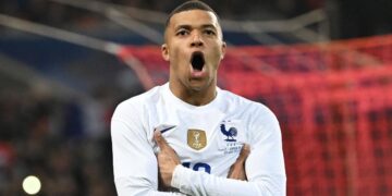 Mbappé guía la victoria y clasificación de Francia a la Euro 2024