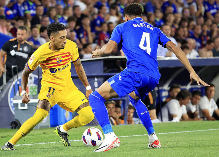 Barça visita al Granada en busca del liderato de la Liga Española