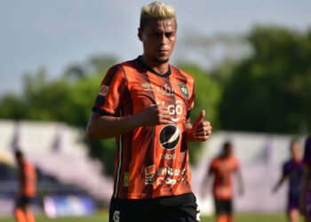 Darwin Cerén tras empate ante Santa Tecla: “Estamos lejos de ser el equipo que apunta al título”