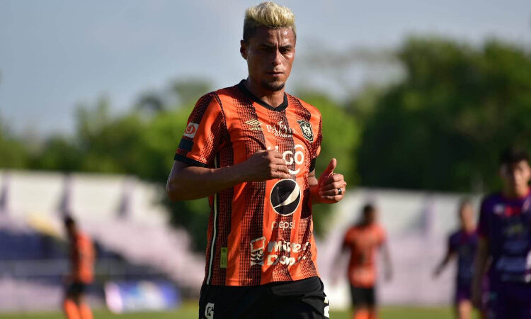Darwin Cerén tras empate ante Santa Tecla: “Estamos lejos de ser el equipo que apunta al título”