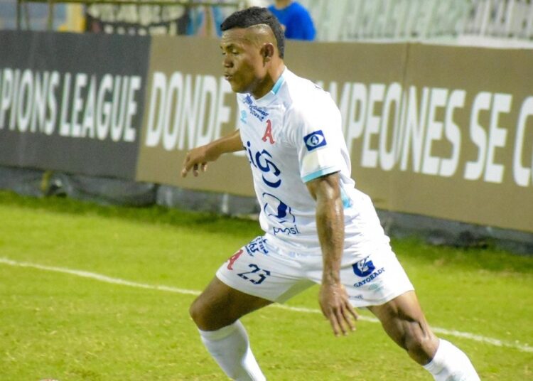 Alianza rescata un empate «in extremis» ante Dragón en Sonsonate