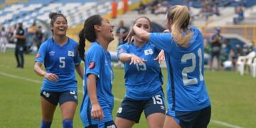 El Salvador busca sellar su pase ante Honduras
