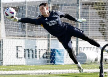 Portero del Real Madrid estaría al menos un mes de baja por lesión