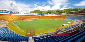 Hasta el lunes se sabrá si el fútbol volverá al estadio Cuscatlán