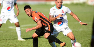 Narciso Orellana entrenó con Alianza y podría volver a la convocatoria