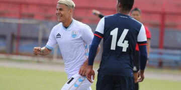 Salvadoreño renueva con su club y jugará en la primera división de Perú