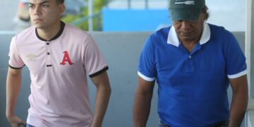 Leo Menjívar fue presentado con el Alianza
