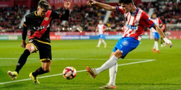 Girona golea al Rayo Vallecano y recupera el segundo puesto de LaLiga