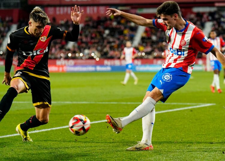 Girona golea al Rayo Vallecano y recupera el segundo puesto de LaLiga