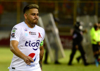 Fito Zelaya vuelve a marcar y se acerca al récord goleador del «Pelé» salvadoreño