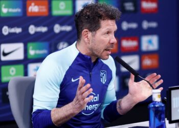 Simeone confirma la baja de Griezmann ante el Cádiz y no sabe «si llegará para el partido con el Inter»