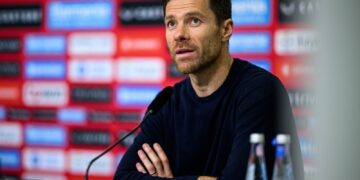 Bayer Leverkusen dice estar «optimista» sobre la continuidad de Xabi Alonso como su entrenador