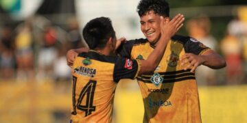 Platense vence 2-0 a Santa Tecla
