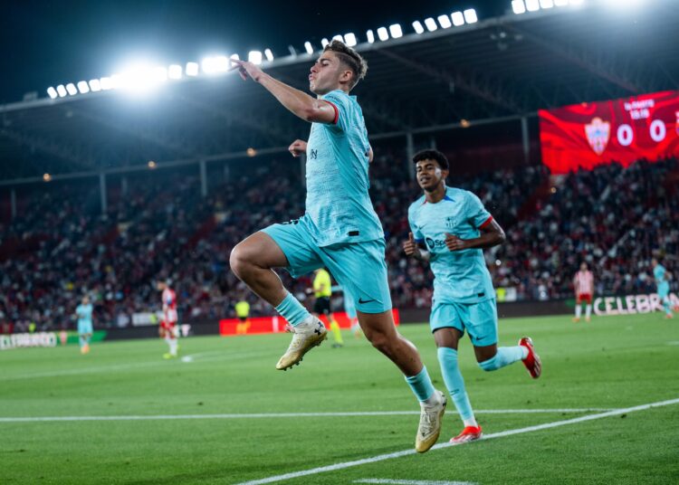 Barcelona gana 2-0 al colista Almería y se afianza en el segundo puesto