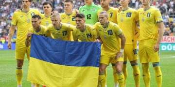 Ucrania remonta 2-1 a Eslovaquia para seguir viva en la Eurocopa de fútbol