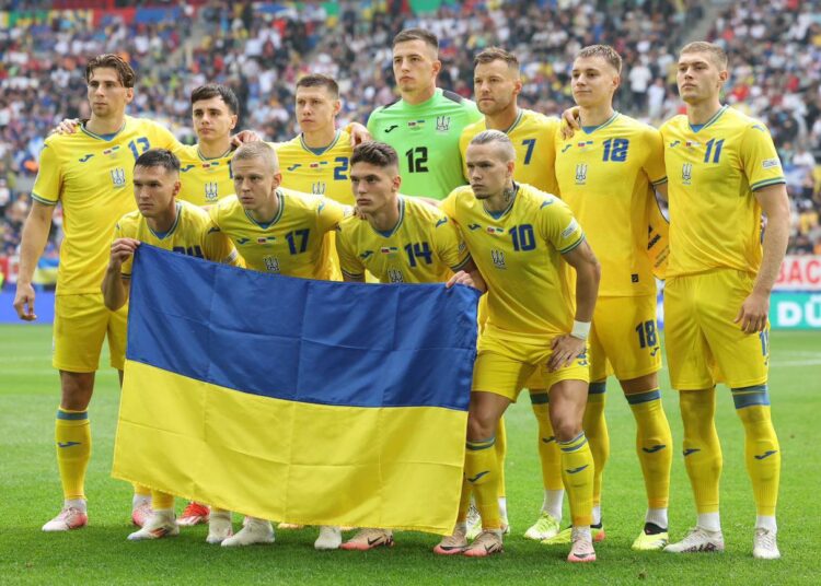 Ucrania remonta 2-1 a Eslovaquia para seguir viva en la Eurocopa de fútbol