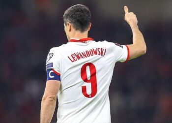 Lewandowski se retira lesionado en el amistoso ante Turquía