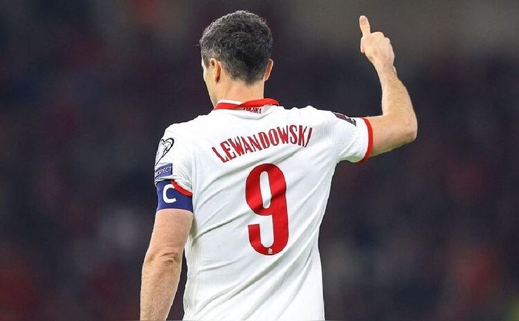 Lewandowski se retira lesionado en el amistoso ante Turquía