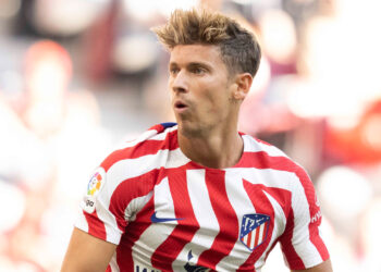 Marcos Llorente, del Atlético de Madrid, disfruta de las maravillosas playas de El Salvador