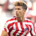 Marcos Llorente, del Atlético de Madrid, disfruta de las maravillosas playas de El Salvador