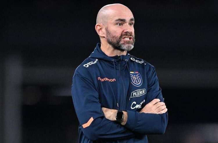 Ecuador anuncia salida del DT Félix Sánchez tras derrota ante Argentina