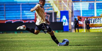 Águila derrota 3-1 a FAS en el clásico nacional y es líder del Apertura 2024