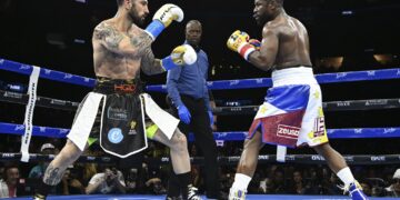 Mayweather venció a Gotti en pelea de exhibición en Ciudad de México